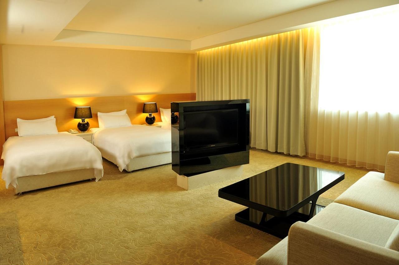 Asia Emperor Hotel Tainan Dış mekan fotoğraf